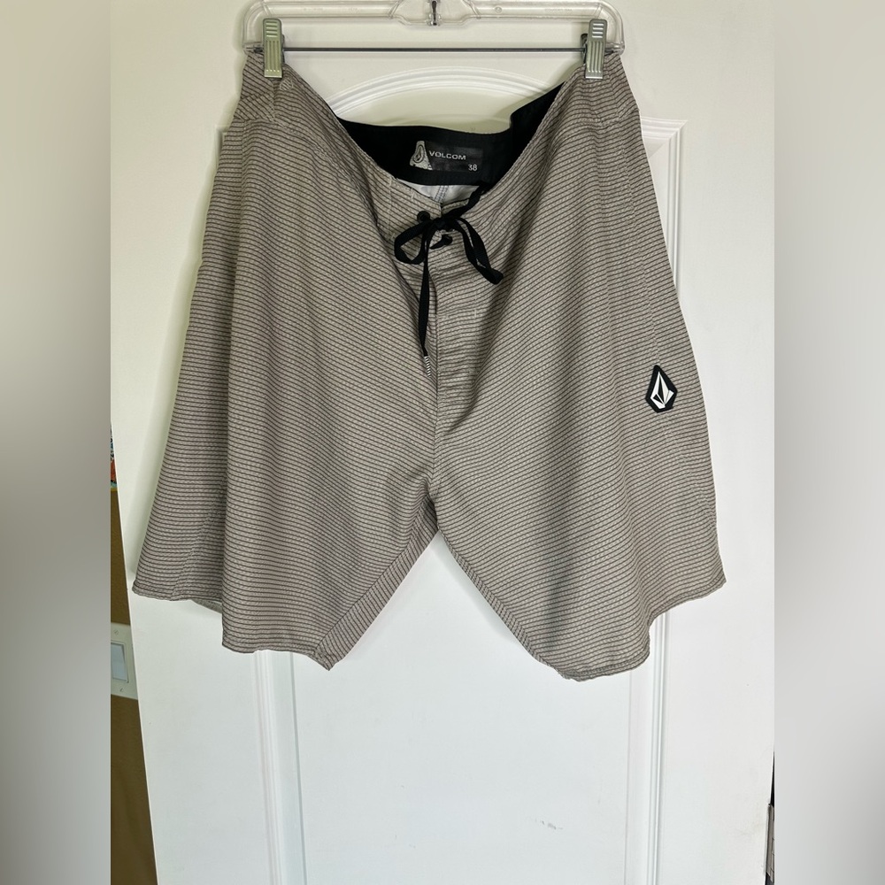 Volcom Men's Taupe and Black Striped Boardshorts
